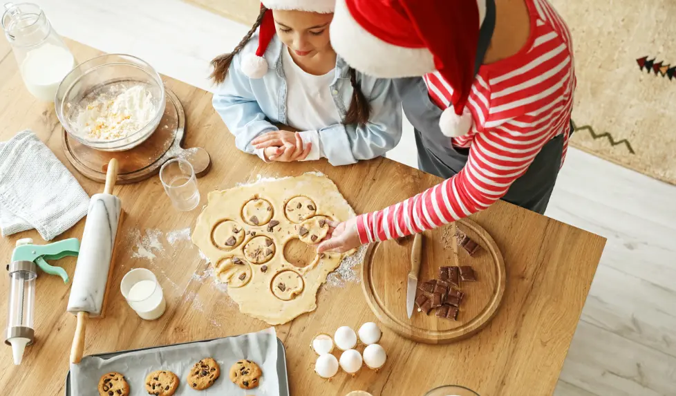 9 Magical Traditions to do on Christmas Eve at Home